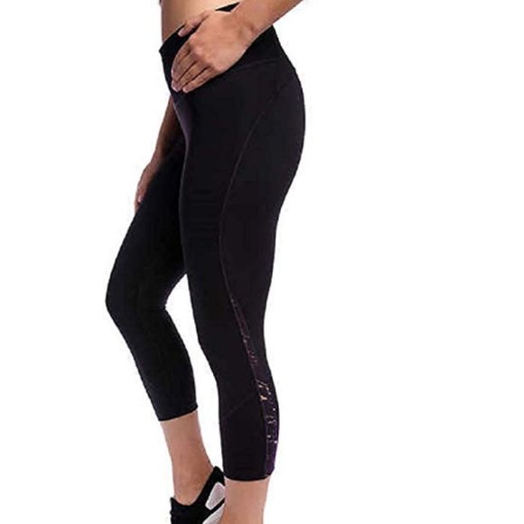 Athletic Leggings Reflective Crop Tights Kirkland NEW - Picture 1 of 4